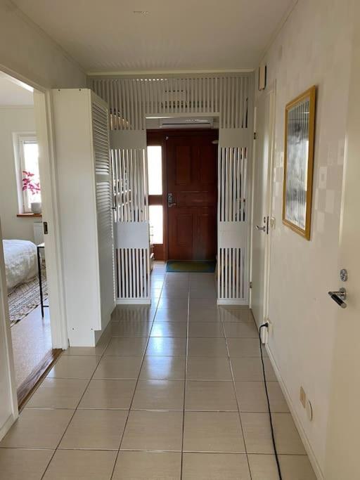 Apartment Right Next To The Golf Course And With The Ocean Just Around The Corner Ljungskile Exterior foto